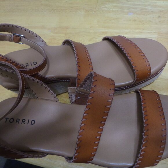 Torrid Whipstitch Double Band Wedge Sz 13 NWT - Picture 5 of 7